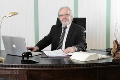 Rechtsanwalt & Notar a. D. Ernst Schillmöller